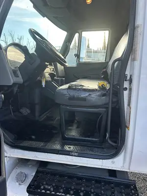 USED 2010 INTERNATIONAL DURASTAR 4300