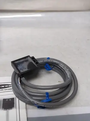 New | in-Stock BANNER ENGINEERING SE61R Sensors | Surplus Asset Holdings #1206498