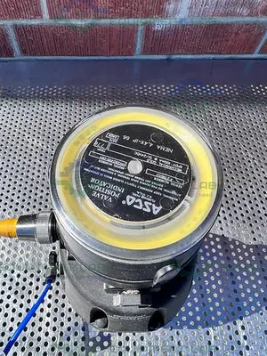 USED ITT PURE-FLO A216  DIAPHRAGM STAINLESS STEEL VALVE 1.5" W/ ASCO VALVE POSITIONER