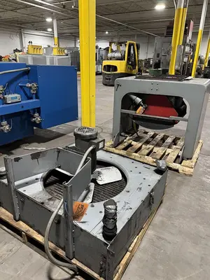 USED 2008 HUNTER XL-2024 AUTOMATIC MOLDING MACHINE