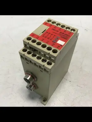 USED OMRON F3SP-B1P
