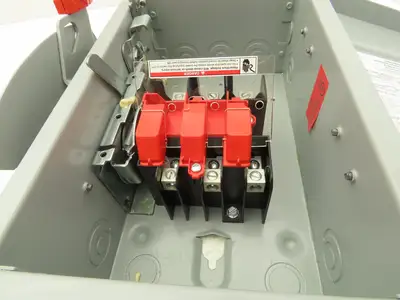 Siemens HNF361 Heavy Duty Safety Disconnect Switch 3P 30A 600VAC 250VDC