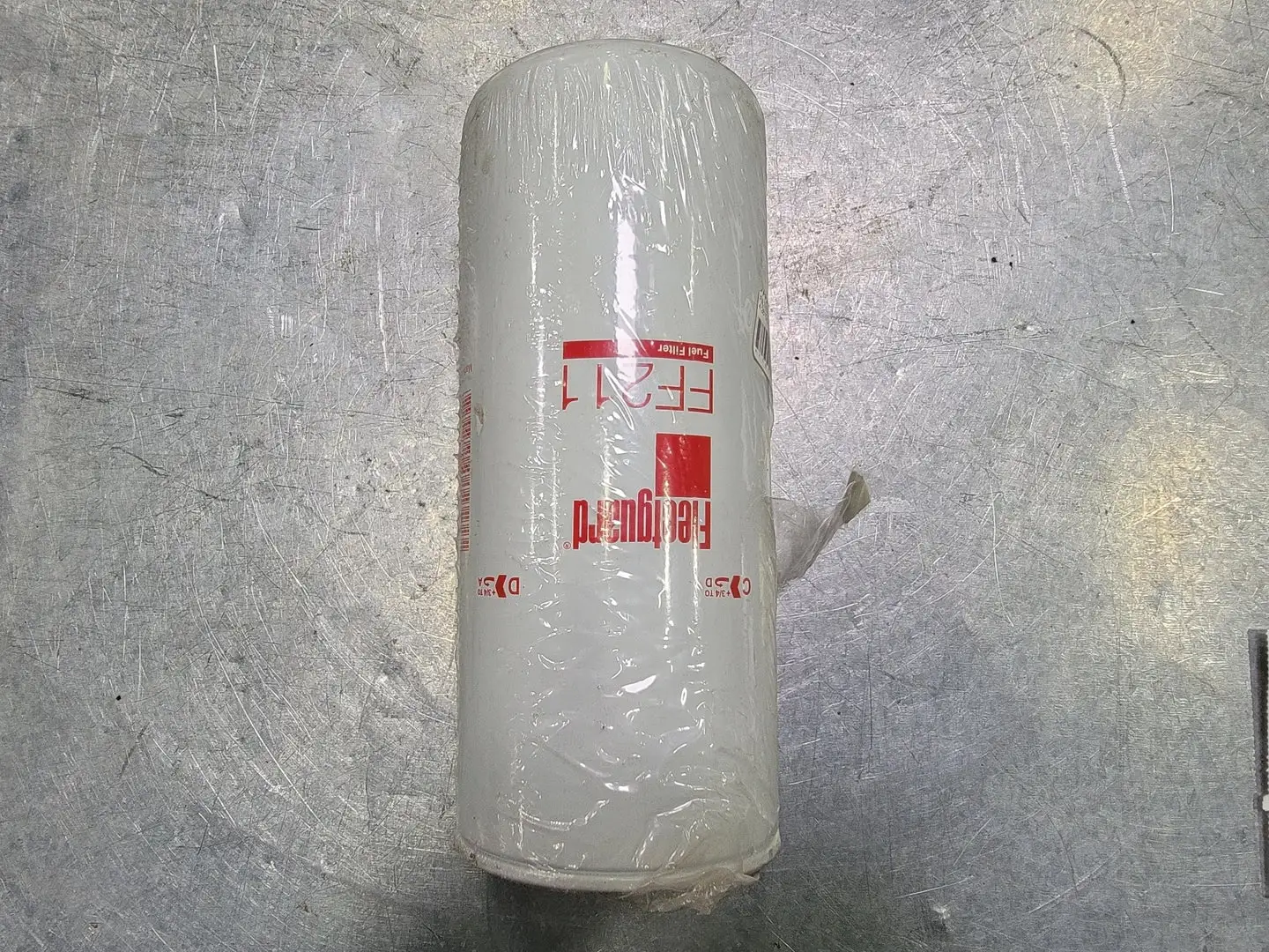 NEW FLEETGUARD FF211