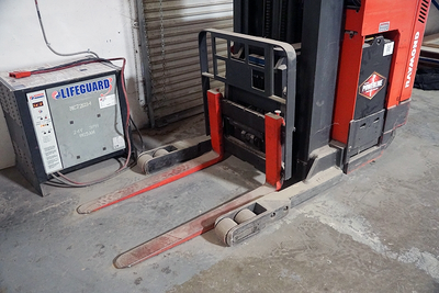 Raymond EASI R40TT Electric Forklift