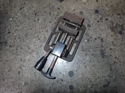 Dayton 3" 3" Vise
