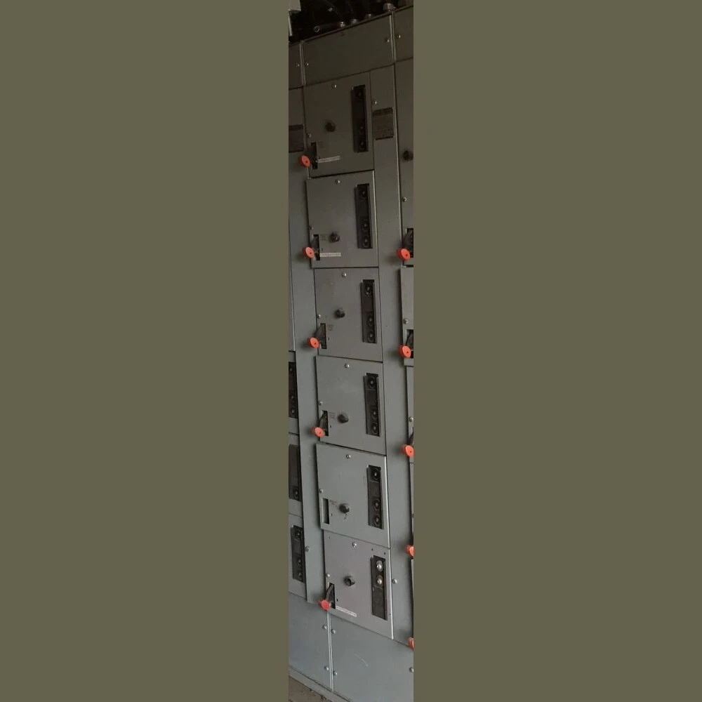 General Electric 600 Volt 8000 Line MCC Section
