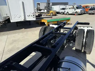 New | in-Stock 2025 PETERBILT 220 Cab Chassis trucks California US | Commerce Truck Equipment Sales #1548686