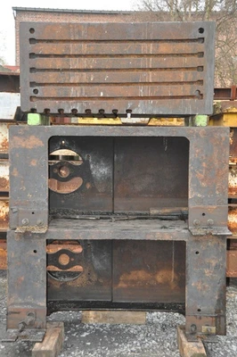 USED CLAMPING TABLE 1510 X 750 X 700 MM
