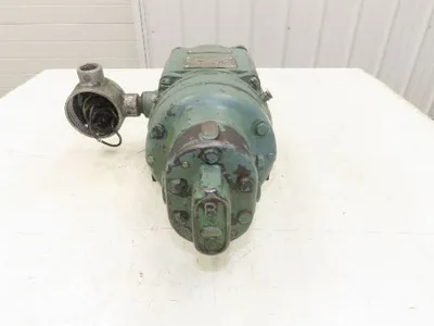 Brown & Sharpe Model 111 Hydraulic Gear Pump 4GPM 600 RPM 1/2"npt 230/460V Motor