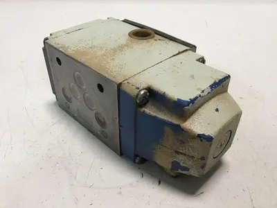 USED VICKERS DG4S-5-2A-W-T-11
