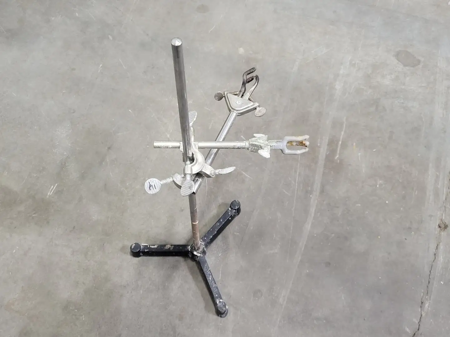 Laboratory Stand w/ Clamp Holder