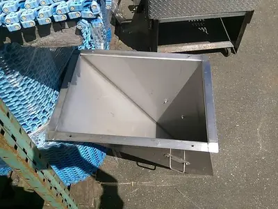 23 Gallon Square Hopper