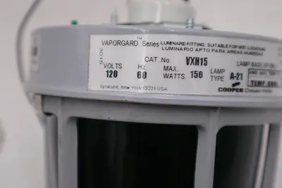 Crouse Hind VXH15 Lighting Fixture Enclosed Max Watt 150 Max Lamp STOCK H856