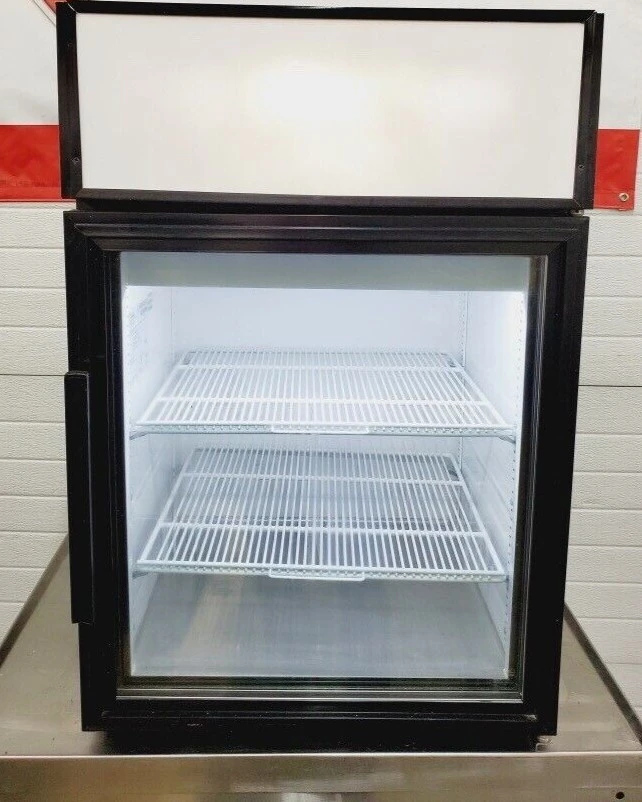 167-0153 True GDM-5-24” Countertop Glass Door Self-Contained Cooler