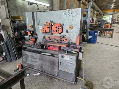 USED 2003 SPARTAN IW110D/2
