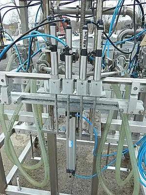 USED A PACK QUAD PISTON FILLER APACK PISTON FILLER