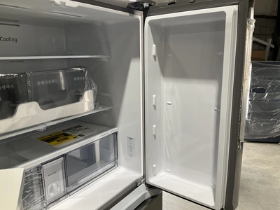Used SAMSUNG RF23B7671SR Refrigerators Michigan US | Miedema Asset Management Group #1320872