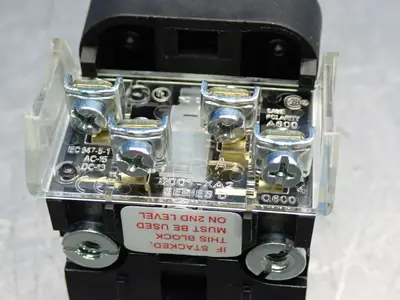 NEW ALLEN BRADLEY 800HQRBH2GA2