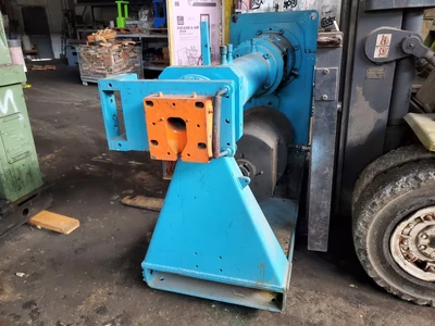 NRM 4 1/2" Rubber Extruder