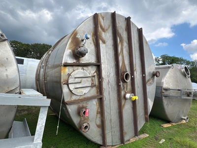 PERRY PRODUCTS 10,000 Gallon Stainless Steel Tanks | Perry Equipment (4)