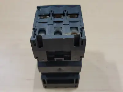 USED SCHNEIDER ELECTRIC GV2ME07