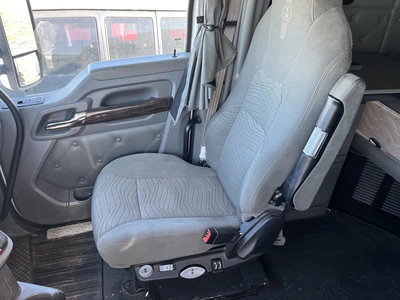 Used 2019 KENWORTH T680 WITH A 14.9L L6 DIESEL ENGINE. Conventional trucks Michigan US | Miedema Asset Management Group #1340423