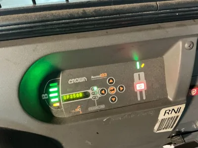 Used CROWN SP352030 Electric Lifters Ohio US | HGR 24 #1446270