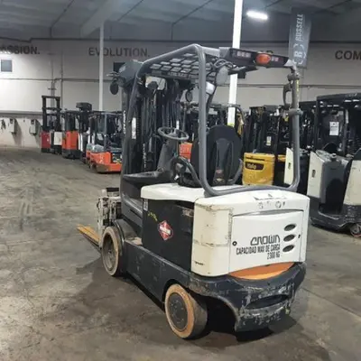 USED 2019 CROWN FC5245-50