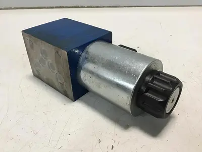 USED REXROTH 4WE10D33/CG24N9K4