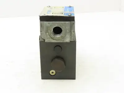 Used VICKERS _UNKNOWN_ Valves/Fittings Indiana US | Arrow Industrial #1365380