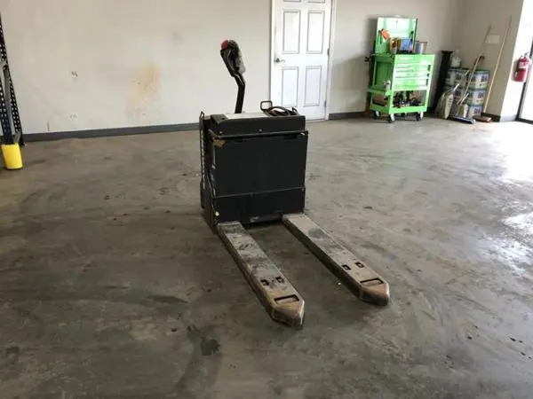 Used 2017 RAYMOND 8210 Pallet Jacks South Carolina US | Zoom Lifts & Equipment #1181145