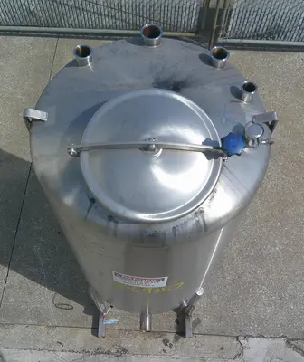 SPC9357  Tank 250 gallon vertical tank, 304 SS, slope