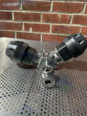 USED 2 ITT PURE FLO ADVANTAGE STAINLESS STEEL DIAPHRAGM VALVE W/ 1" SANITARY FITTINGS