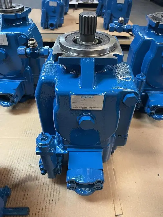 Used VICKERS PVH131C-RAF-3S-10-CM7-31 Hydraulic Pumps Ohio US | Surplus Asset Holdings #1226169