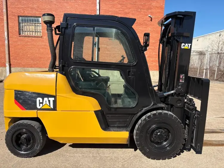 Used 2016 CATERPILLAR DP55CN1 Internal Combustion Forklifts: Pneumatic Tire Texas US | 4K Lift Co #1503976