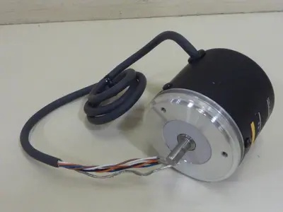 NEW OMRON E6D-CWZ2C