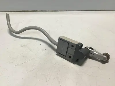 USED OMRON D4C-1620