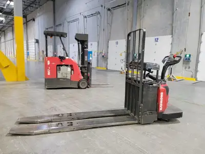 USED RAYMOND 8410