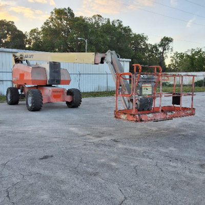 USED 2013 JLG 800AJ