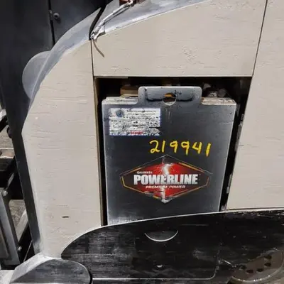 USED 2016 CROWN RR5725-45