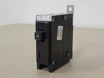 Used EATON M-1640 Switchgears British Columbia CA | Lenmark #239493