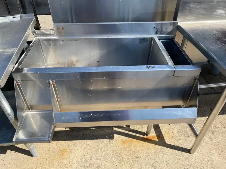 Used Falcon Restaurant Supply Used 42" Under Bar Ice Bin with Speed Rail and Blender Shelf - SS149 Underbar Equipment Illinois US | Falcon Restaurant Supply #1376021
