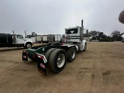 USED 2011 PETERBILT 384