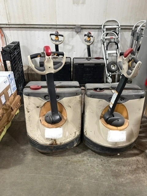 Used Crown WP3035-45 pallet jacks Qty 4 need batteries Pallet Jacks Texas US | Elite Machine #1285282