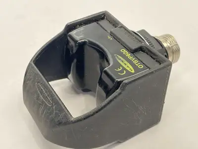 Used Banner Momentary Action Touch Button 28590 Relays & Switches Michigan US | Maverick Industrial Sales #1402115