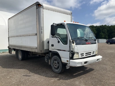 USED 2006 GMC W4500