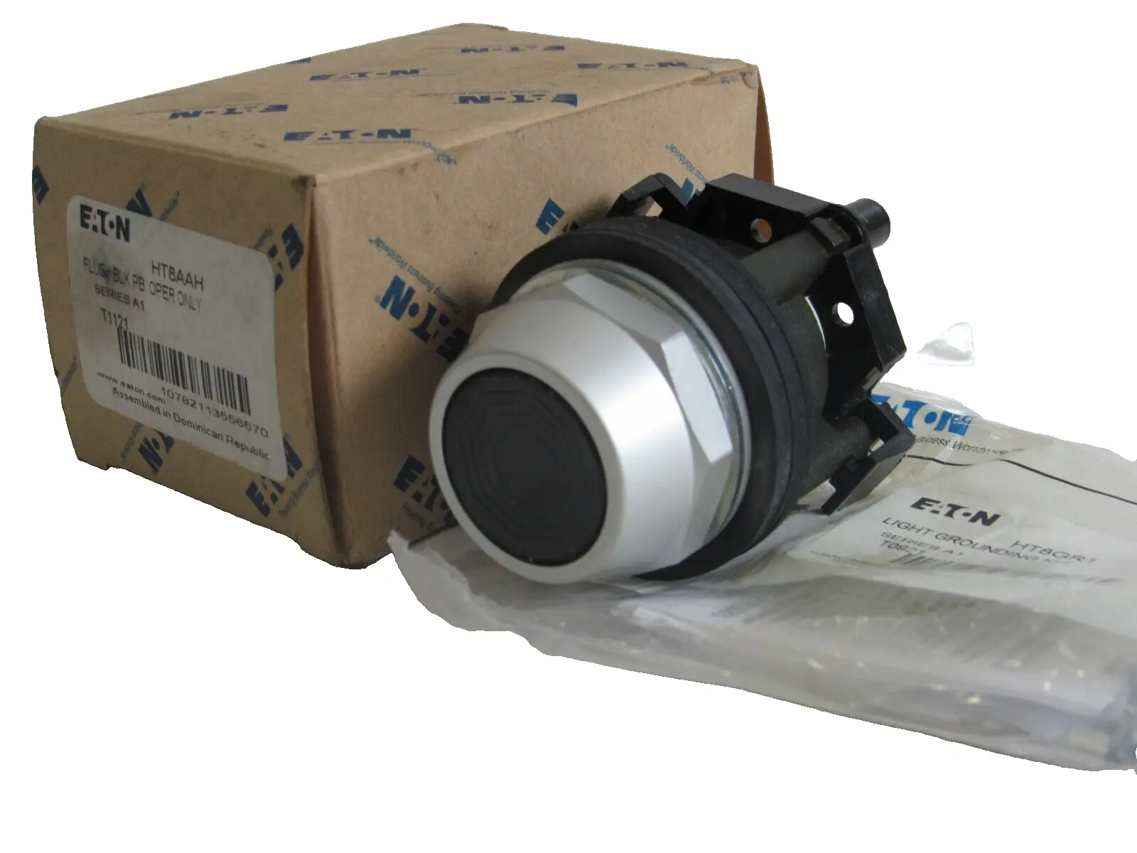 NEW EATON HT8AAH PUSH BUTTON SWITCH