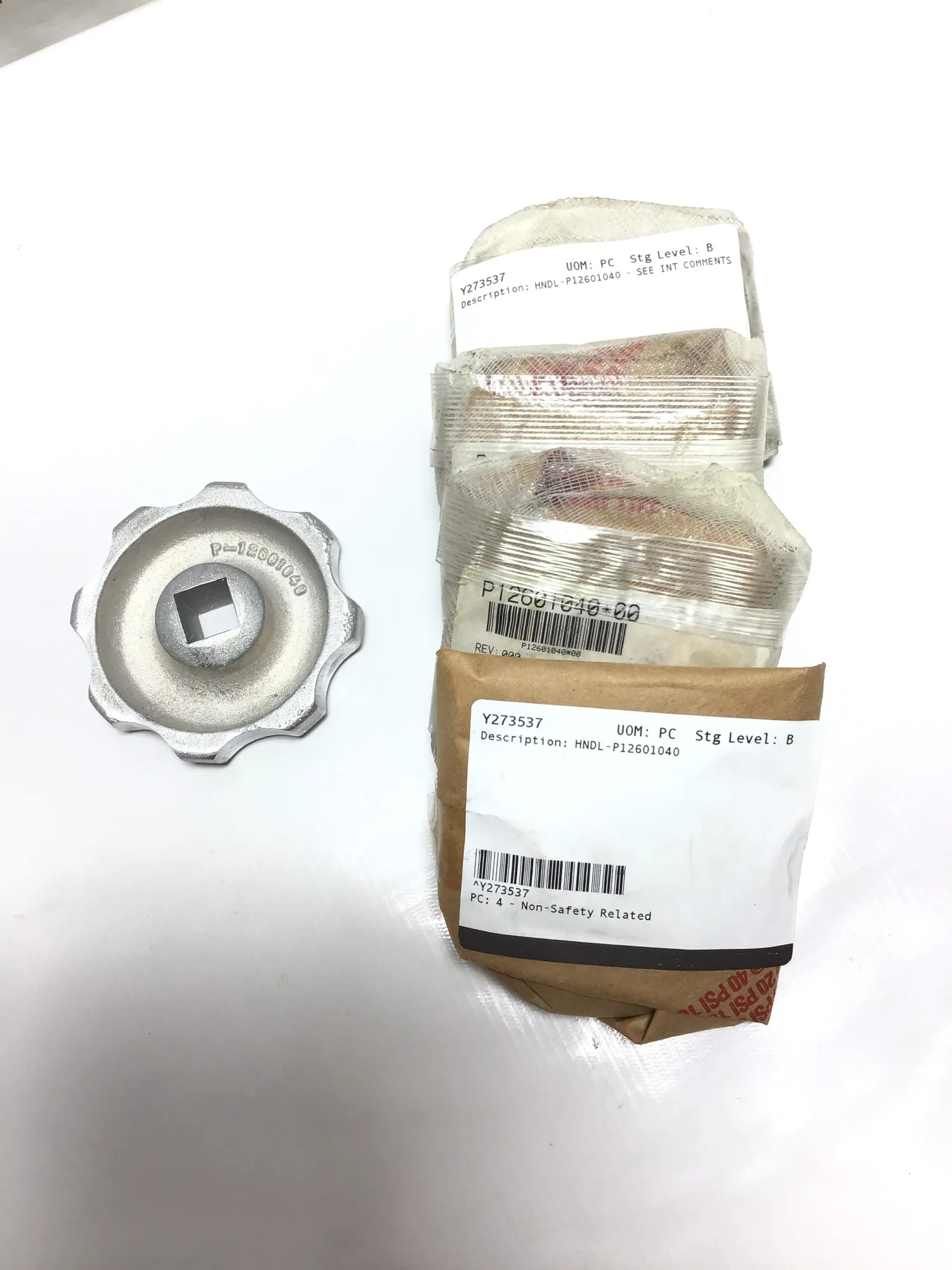 Y273537 HNDL-P12601040 Bottle Valves ( Lot of 5)