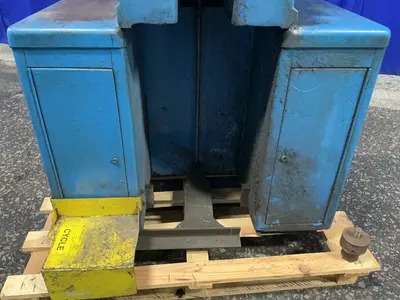 Used DENISON ENGINEERING CO. MC01FA11S01A01 Hydraulic Presses Ohio US | HGR 24 #1457524