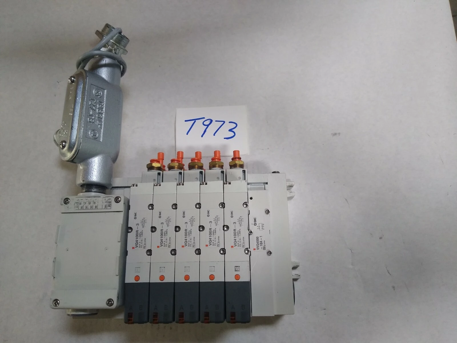 USED Smc VQ4100R-3  + (1) VVQ4000-10A-1